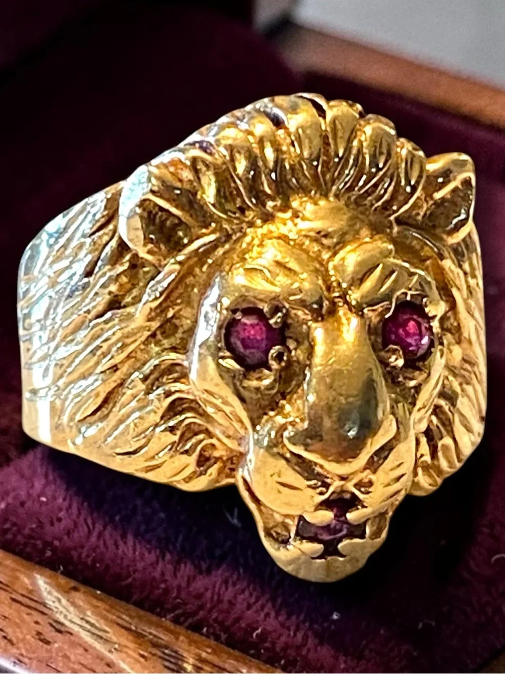 MENS Estate Custom 14k Yellow Gold Ruby Eye LION HEAD Ring Size 9